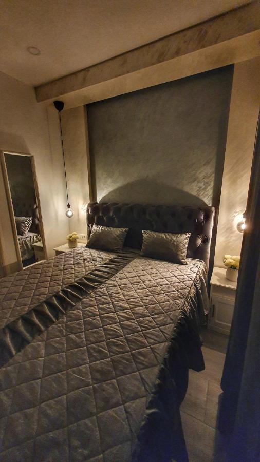 Castello Inn Smederevska Palanka Buitenkant foto