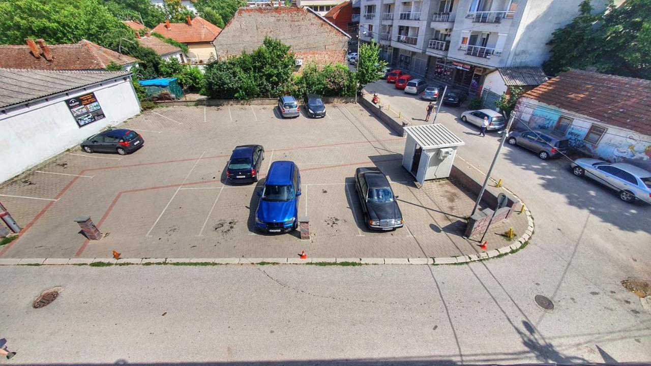 Castello Inn Smederevska Palanka Buitenkant foto